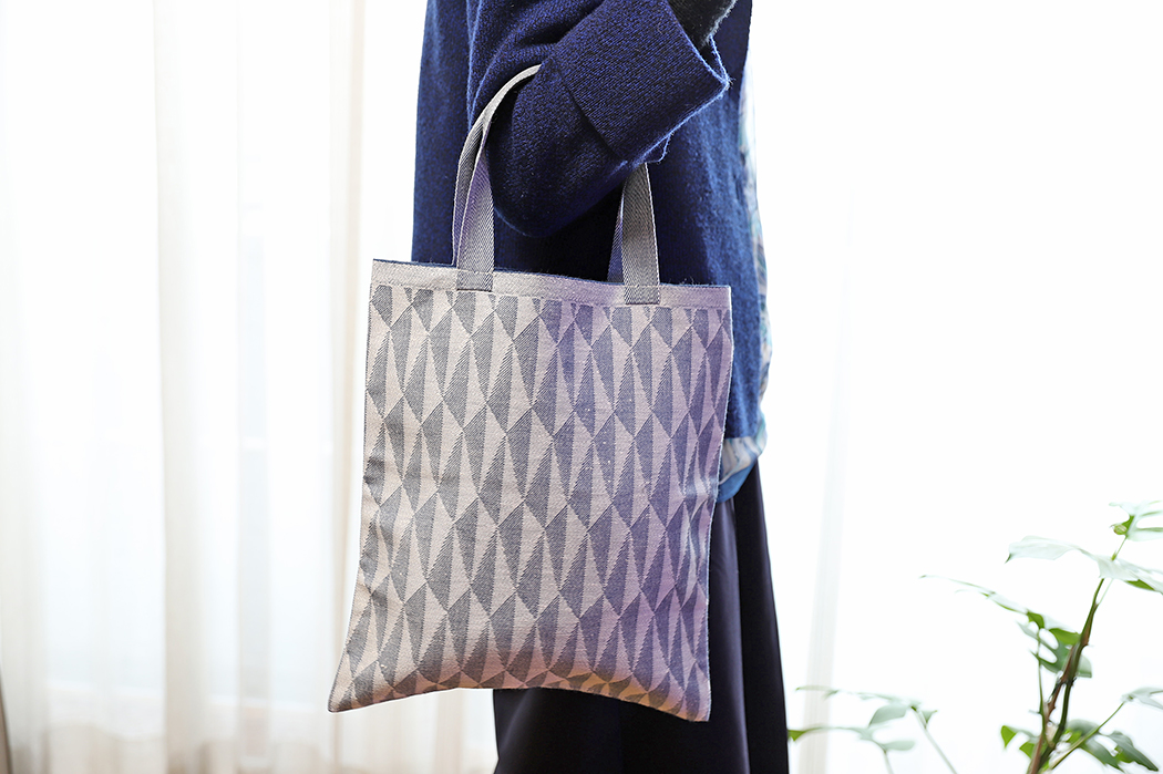 TRIANO/ブルー