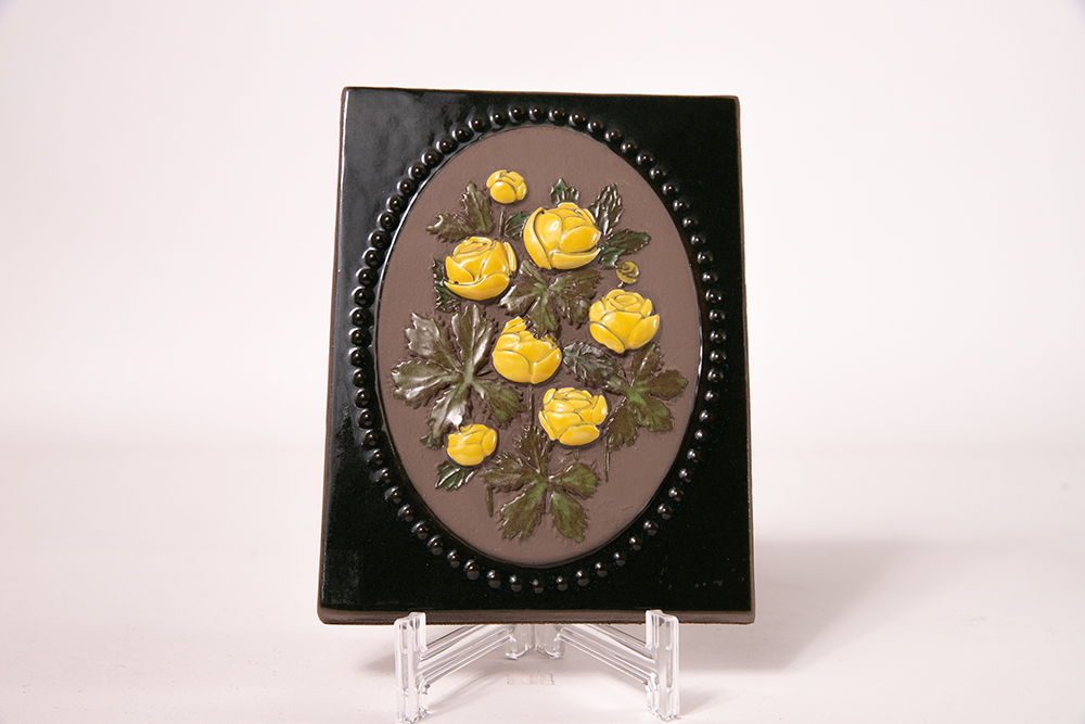 ジーガントフタ　Aimo Nietosvuori　陶板／黄色のバラ